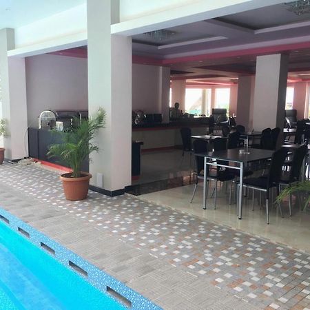 Grand Vilia Hotel Langgur Exterior photo