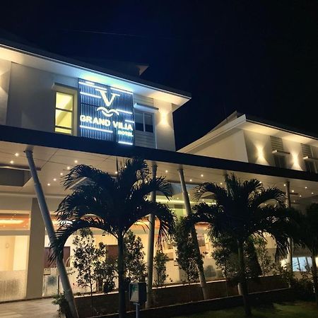 Grand Vilia Hotel Langgur Exterior photo