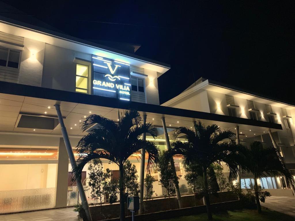 Grand Vilia Hotel Langgur Exterior photo